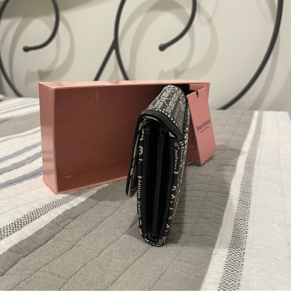 Juicy Couture NWT Logo Clutch Gift Set - Picture 12 of 13